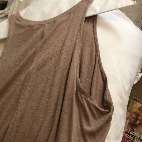 Super cute light brown flowy Tank Top - Picture 6 of 6